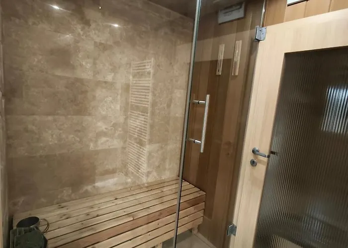 Appartamento Cozy 1 Flat With Sauna Komárno